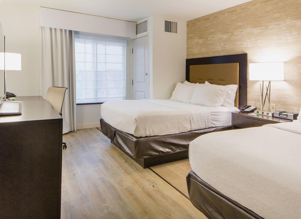 Holiday Inn Hotel & Suites Bloomington Airport By Ihg Eksteriør billede