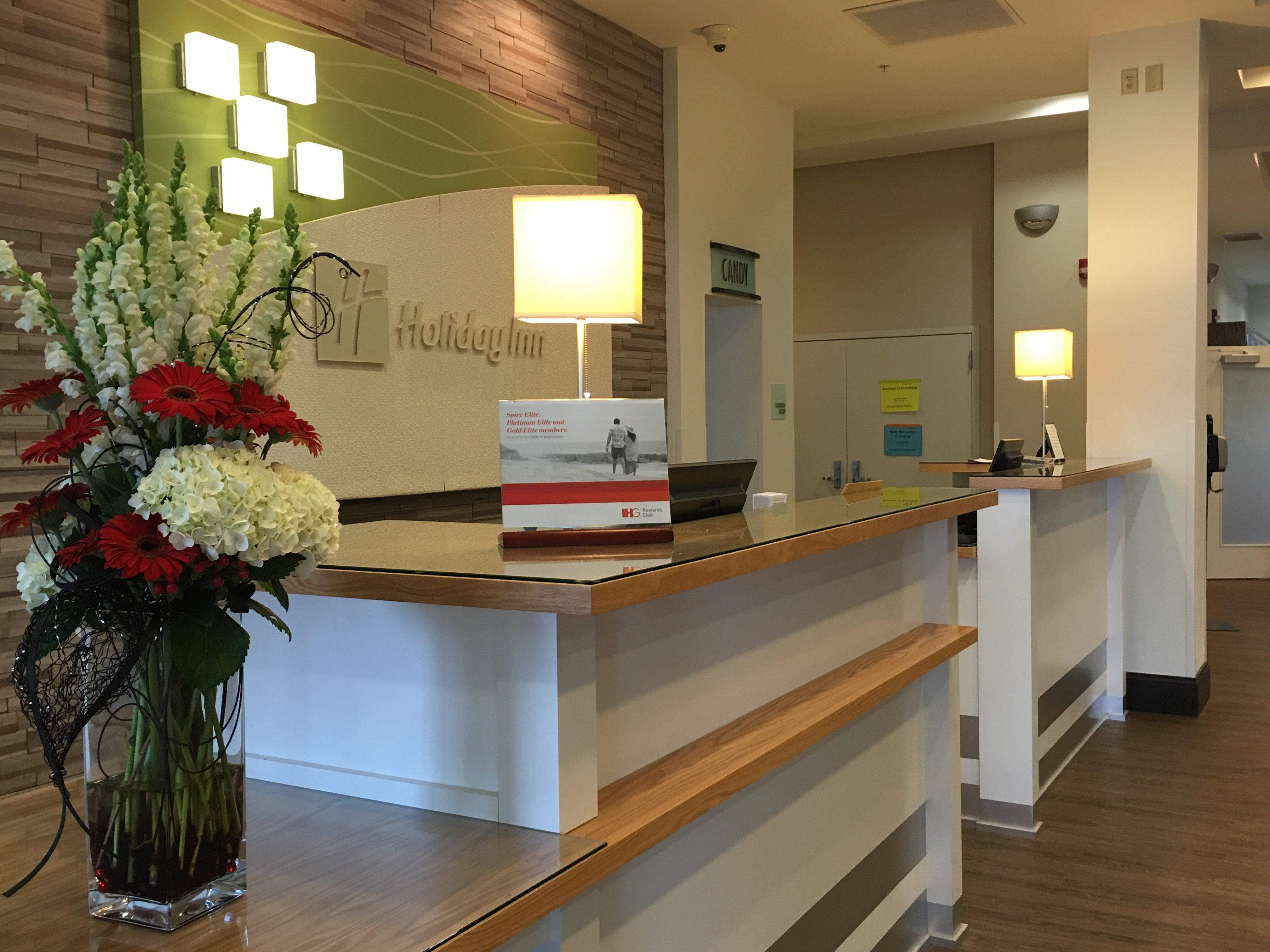 Holiday Inn Hotel & Suites Bloomington Airport By Ihg Eksteriør billede